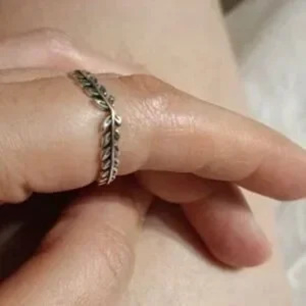 Sterling Silver Leaf Stackable Ring?size 6, 7, 8 - Picture 2 of 8